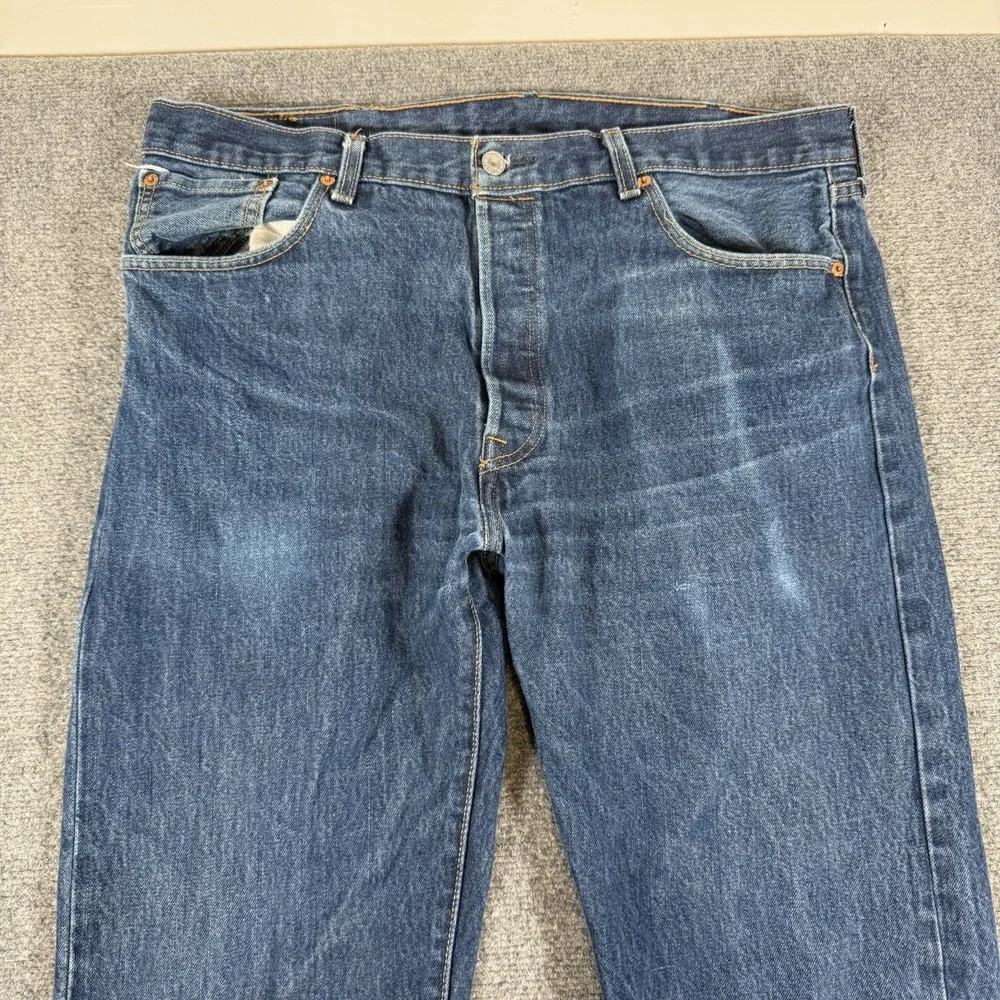Levis 501 Jeans Mens 38x32 Blue Denim Straight Button Fly Medium Wash‎
